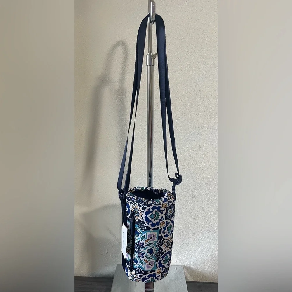 🏋️‍♀️ Vera Bradley Lighten Up Water Bottle Crossbody NWT